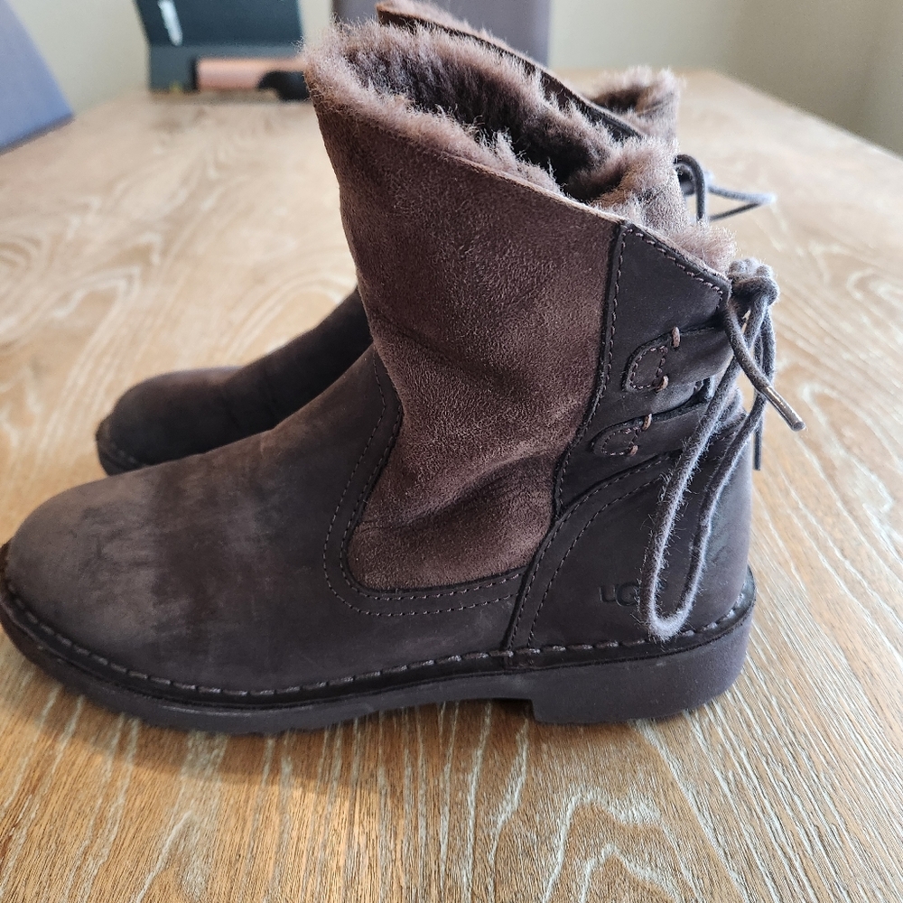 UGG Australia Naiyah Stout Lace Up Sheraling Brown Boots Women's Size 6.5
